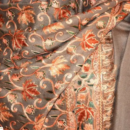 Šála exclusive vyšívaná 28