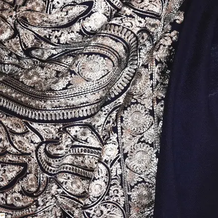 Šála exclusive vyšívaná 34