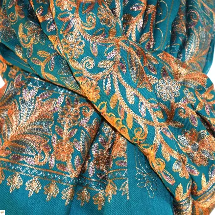 Šála exclusive vyšívaná 42