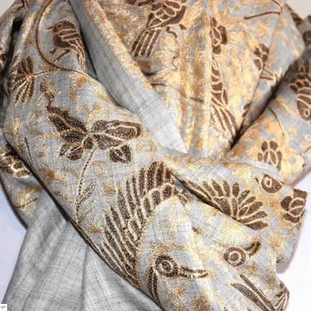 Šála exclusive vyšívaná 47