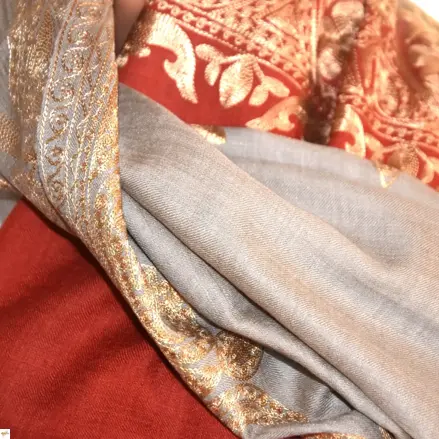 Šála exclusive vyšívaná 56