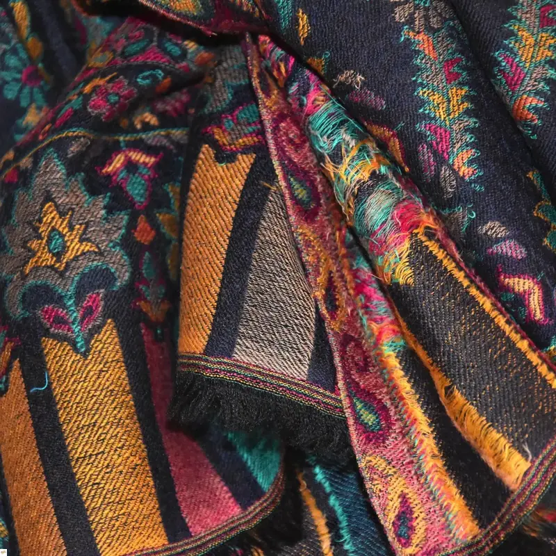 Kani šála Handmade 23