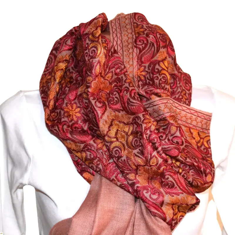 Šála exclusive vyšívaná 20