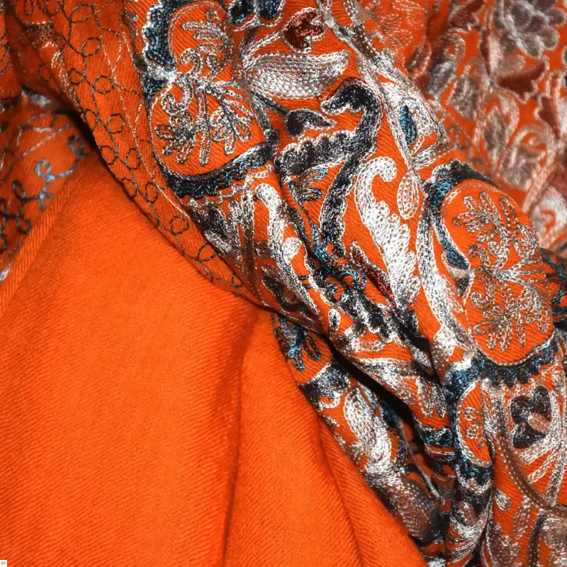 Šála exclusive vyšívaná 25