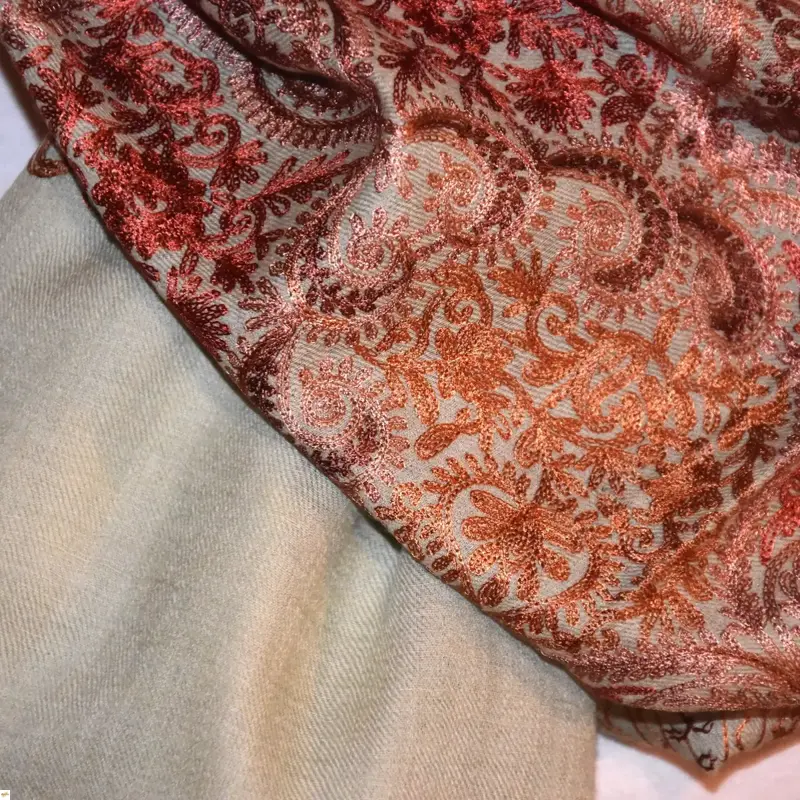 Šála exclusive vyšívaná 29