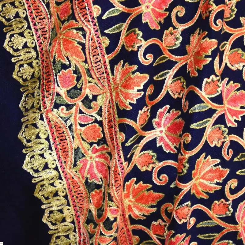 Šála exclusive vyšívaná 1