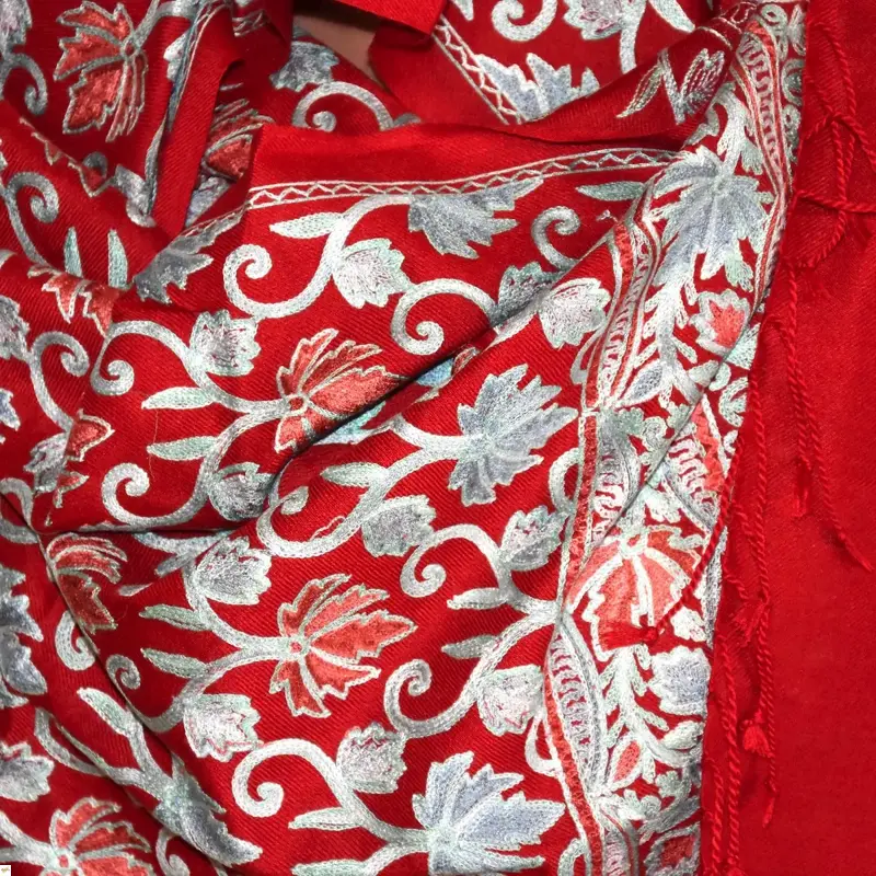 Šála exclusive vyšívaná 19