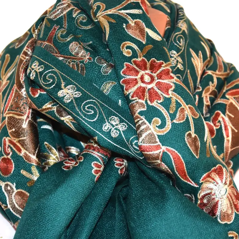 Šála exclusive vyšívaná 46