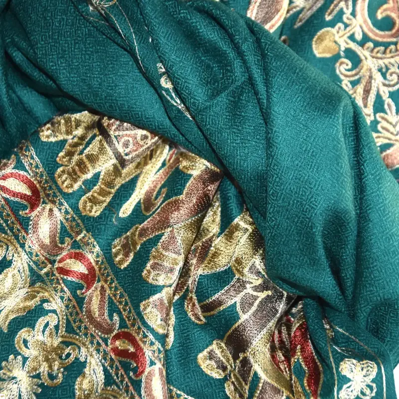 Šála exclusive vyšívaná 48